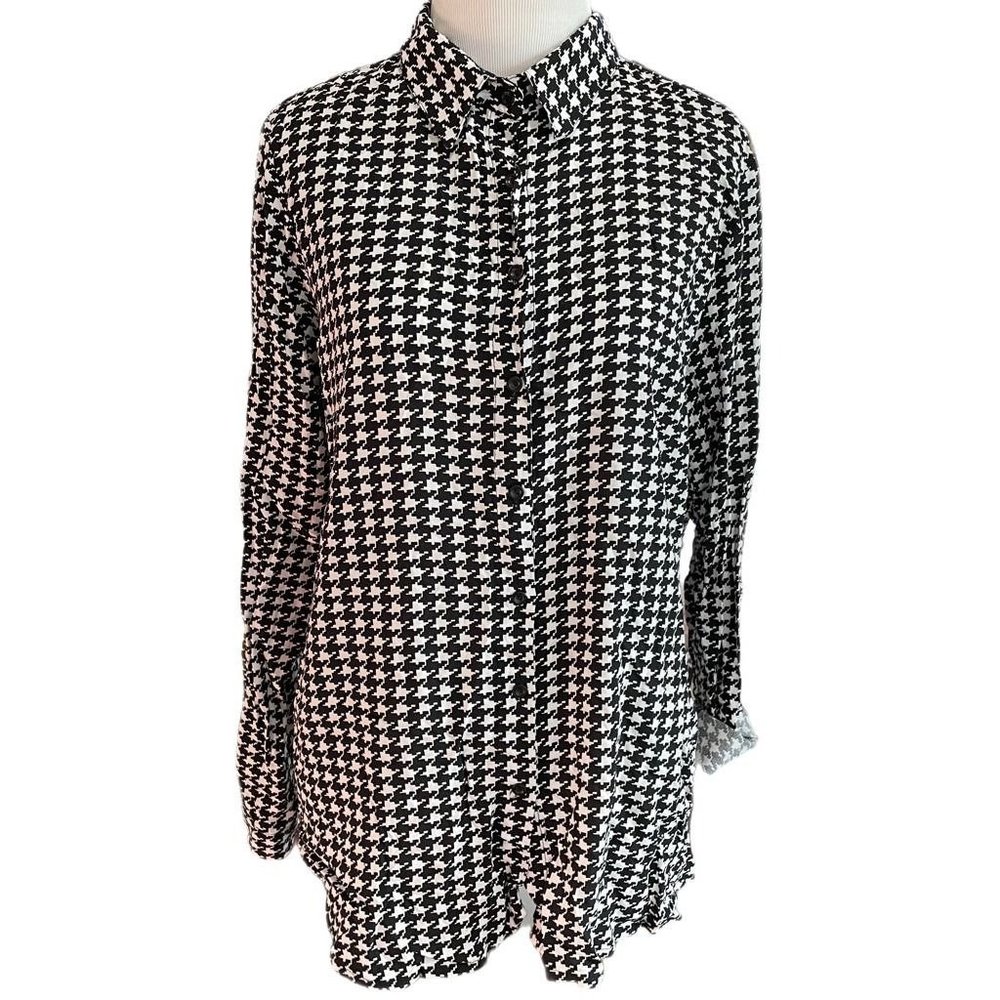 Women's Black and White Button Down Shirt